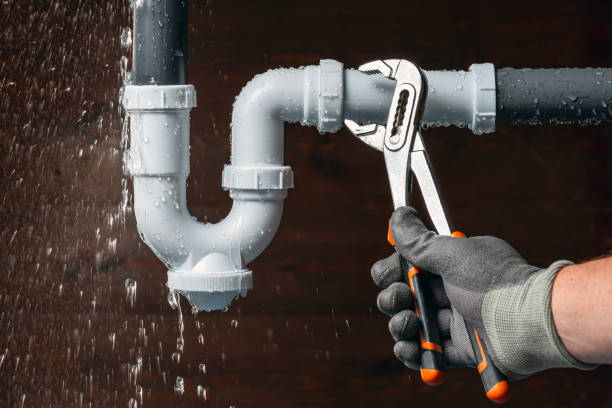 Professional Drain Cleaning technician working in Duke, MO
